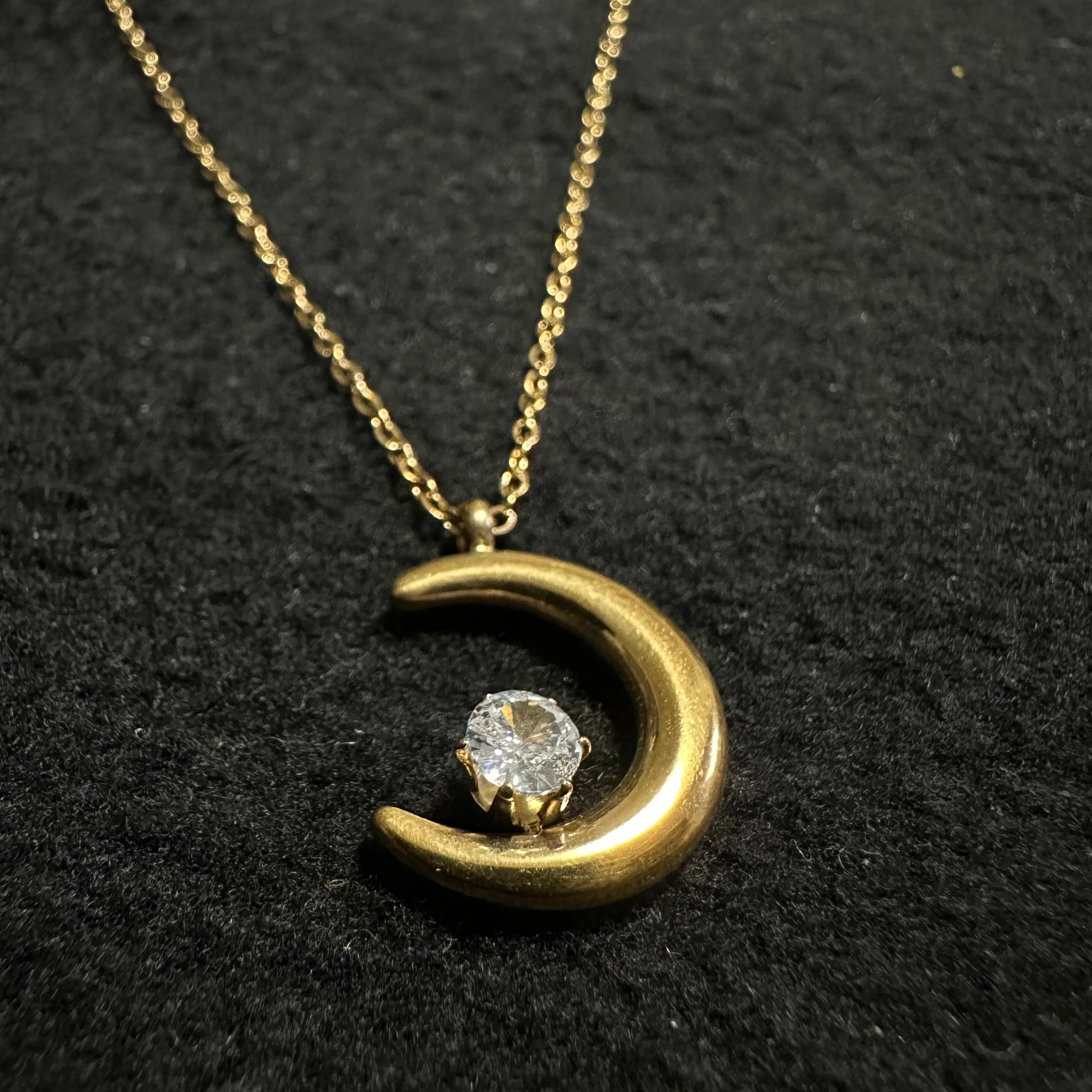 CRESCENT NECKLACE 18K GOLD PLATED STEEL
