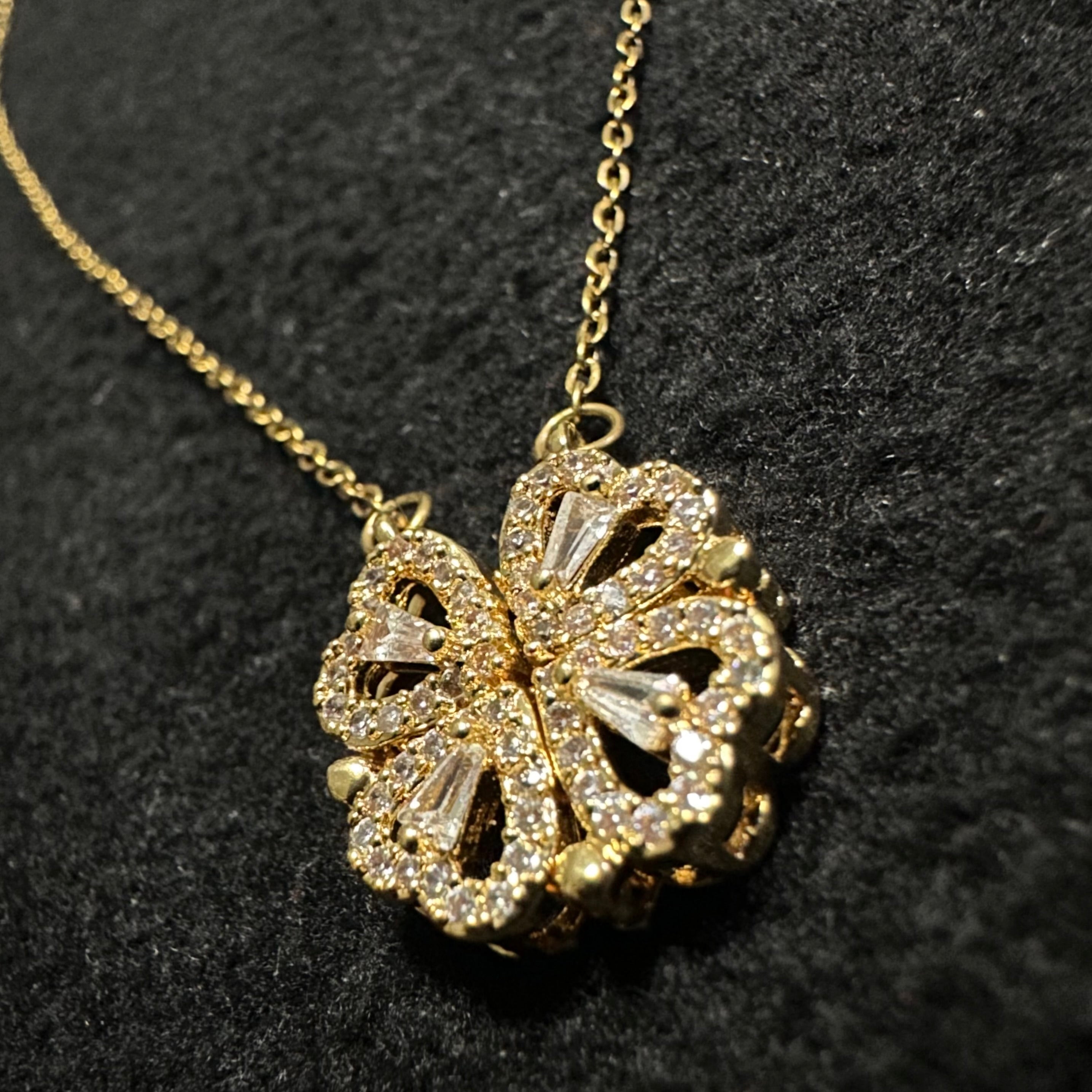 FLOWER NECKLACE 18K GOLD PLATED STEEL