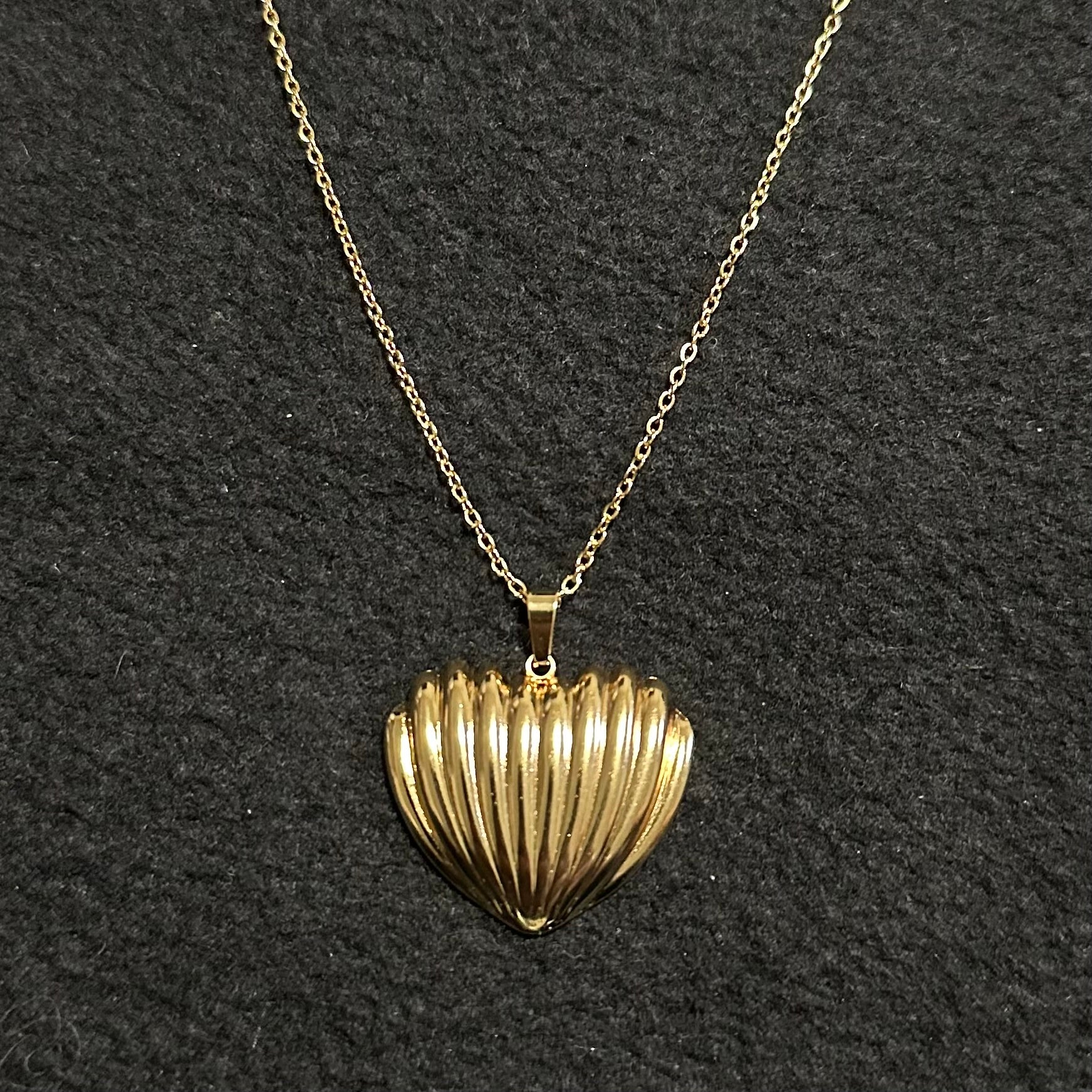 HEART NECKLACE, 18K GOLD PLATED STEEL