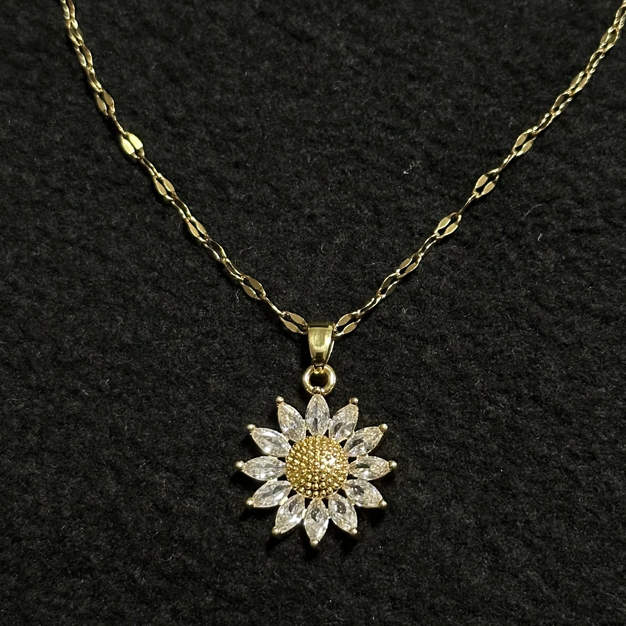 FLOWER NECKLACE 18K GOLD PLATED STEEL